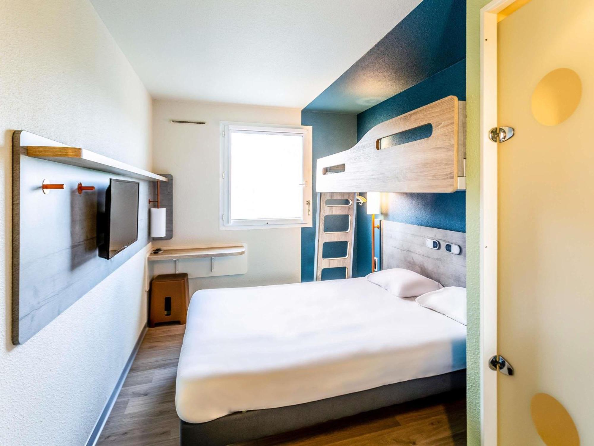 Ibis Budget Pertuis Portes Du Luberon Экстерьер фото