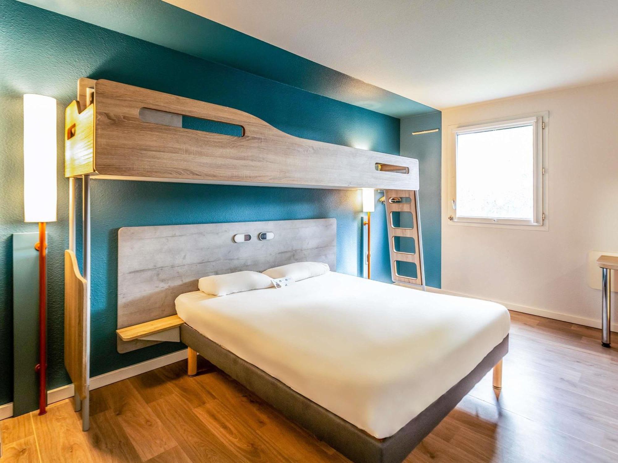 Ibis Budget Pertuis Portes Du Luberon Экстерьер фото